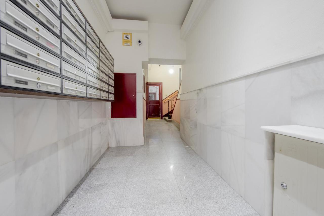Nuevo Apt De 7 Pax En El Corazon De Malasana Madrid Exterior photo